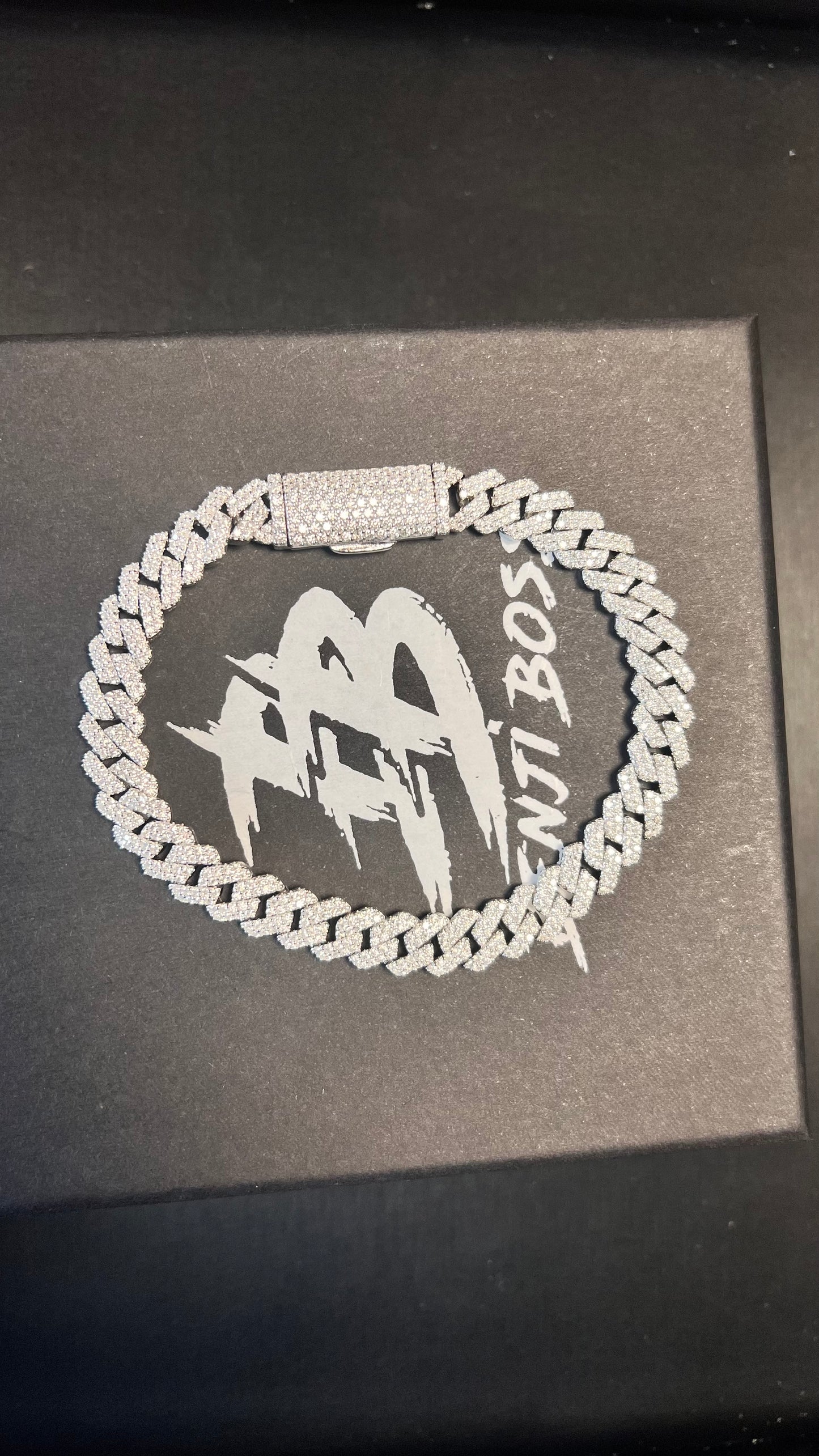 8MM CUBAN LINK VVS MOISSANITE